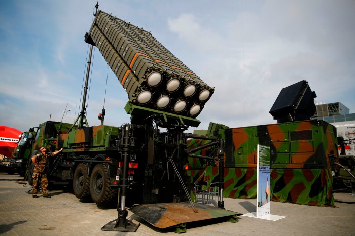 SAM/T missile launcher