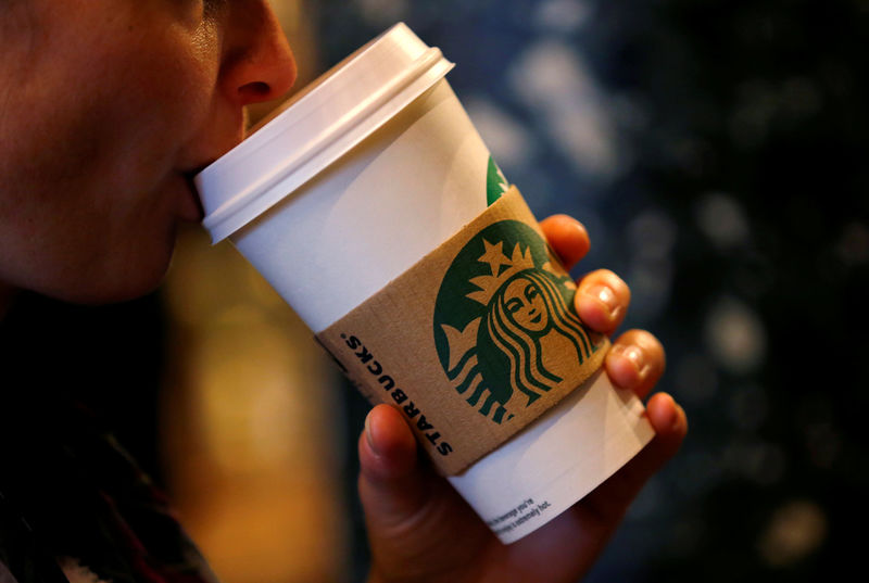 La Cour suprême américaine penche en faveur de Starbucks dans le cas des travailleurs prosyndicaux Par Reuters